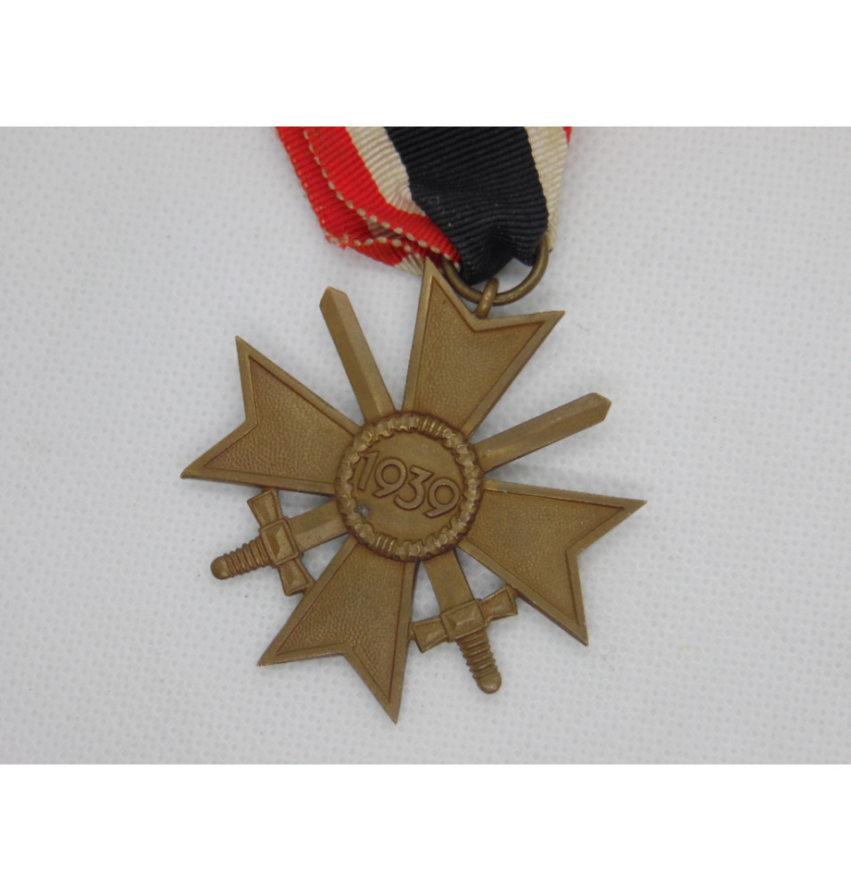 *Médaille du mérite de guerre avec épées*