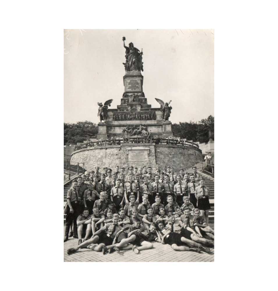 * Hitlerjugendgruppe*