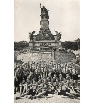 * Hitlerjugendgruppe*