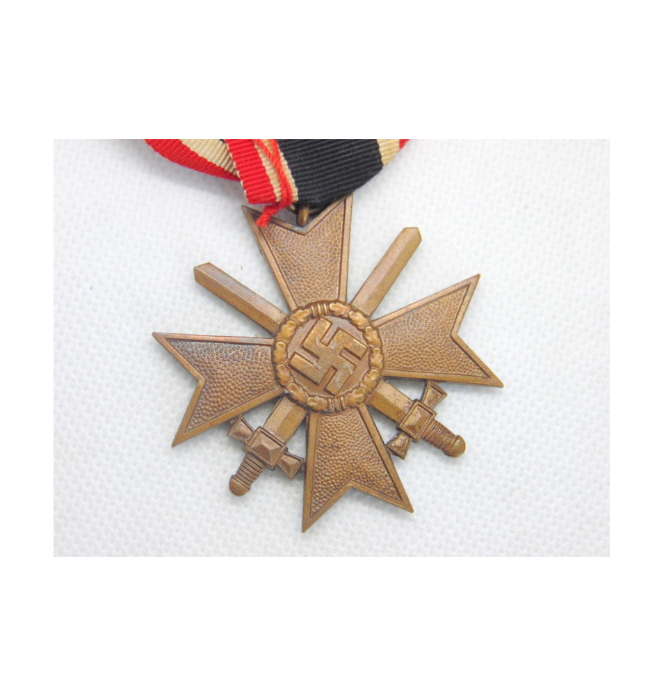 *Kriegsverdienstkreuz mit Schwertern*