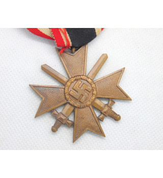 *Kriegsverdienstkreuz mit Schwertern*