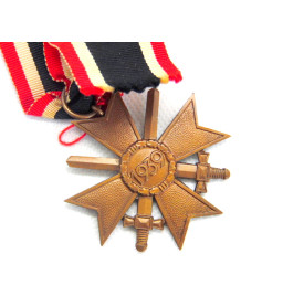 *Kriegsverdienstkreuz mit Schwertern*