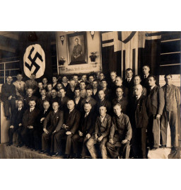 *Gruppenfoto der Arbeiter*