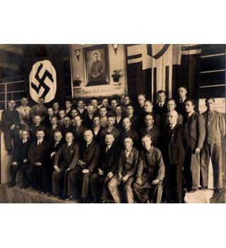 *Gruppenfoto der Arbeiter*