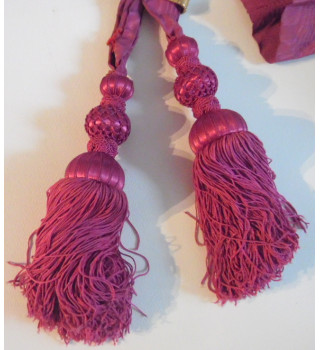 **Gedenkschal zum Spanischen Bürgerkrieg**