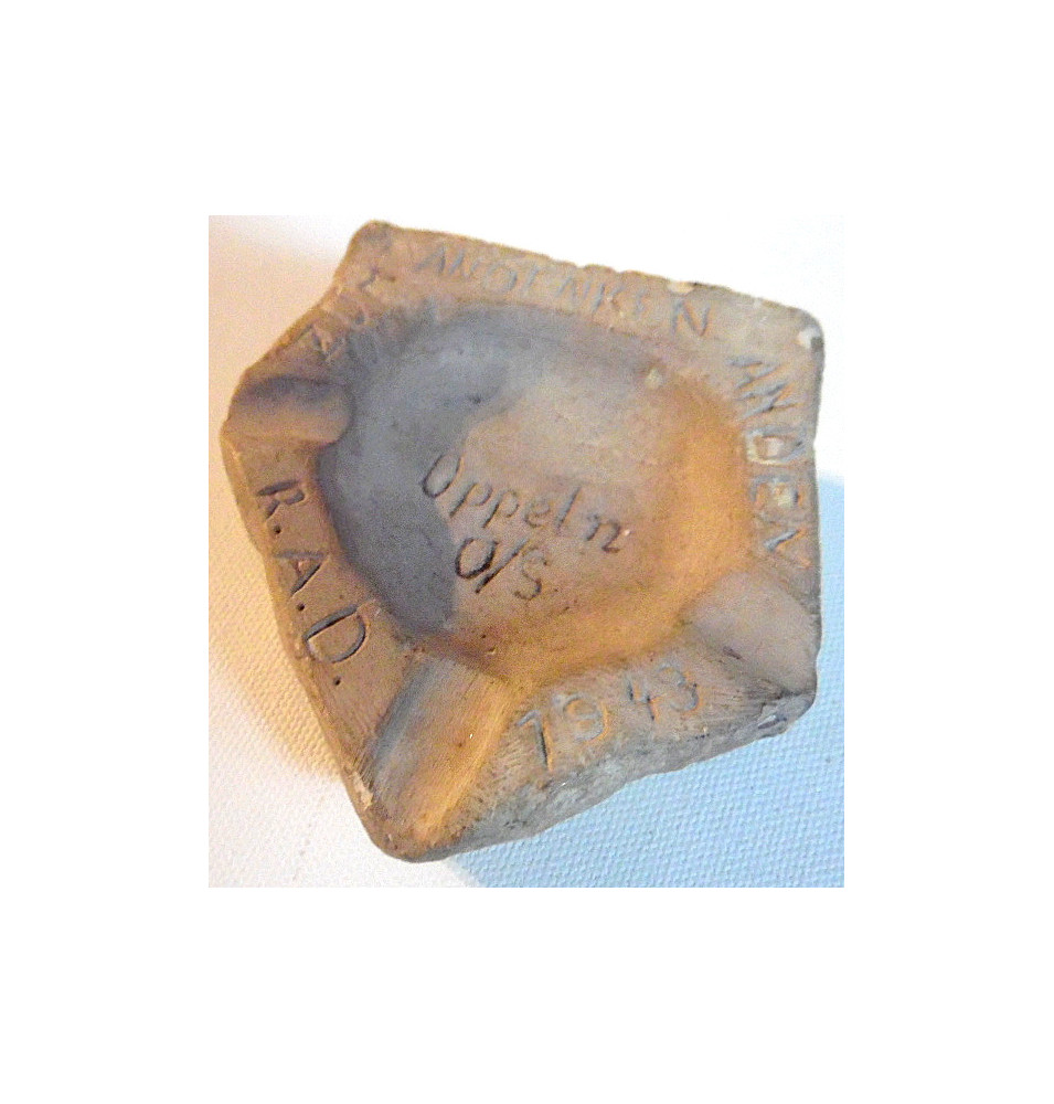 *Aschenbecher aus Stein - R.A.D*