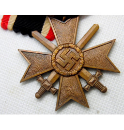 *Kriegsverdienstkreuz mit...