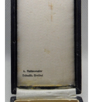 *Schachtel für das Deutsche Mutterkreuz*