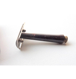 *Rasoir de paquetage *