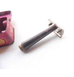 *Rasoir de paquetage *