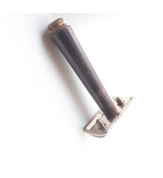 *Mechanischer Rasierer*