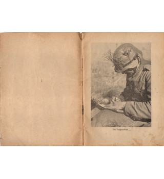 *Soldat allemand regarde l'Union Soviétique*