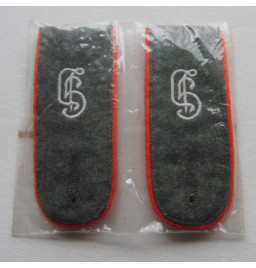 *Epaulettes -PZ - Repro*