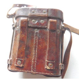 *Fernglasetui aus Leder *