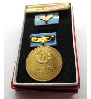 *Verdienstmedaille der DDR-Bahn*