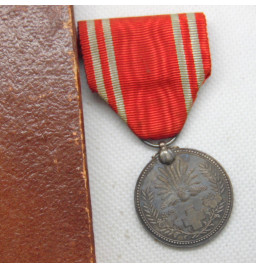 *Médaille croix rouge...