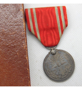 *Japanisches Rotes Kreuz Medaille*