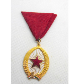 *Médaille du travail hongrois*