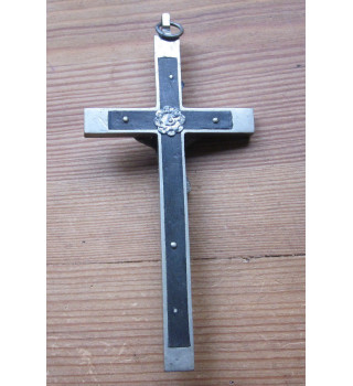 *Crucifix - Aumonier*